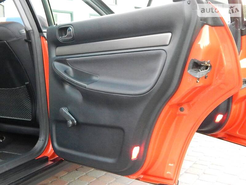 Седан Audi A4 2000 в Сарнах