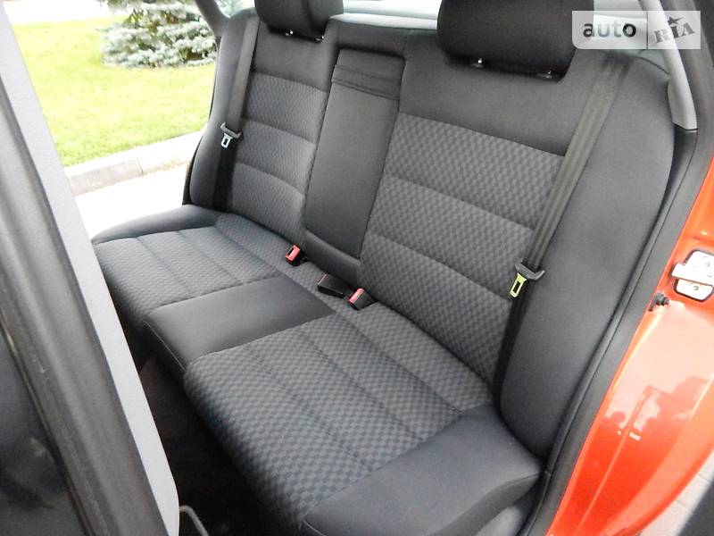 Седан Audi A4 2000 в Сарнах