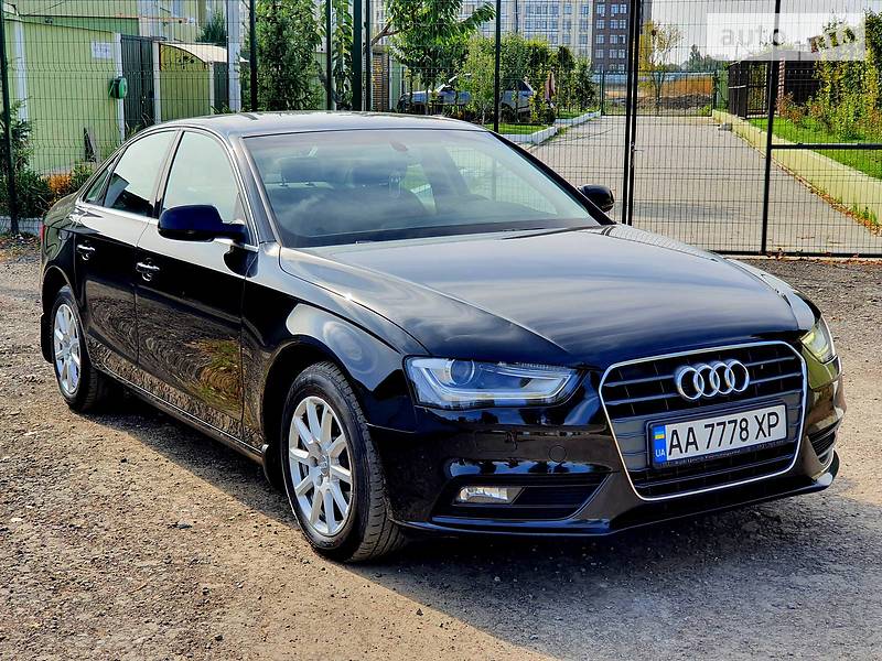 Седан Audi A4 2012 в Киеве