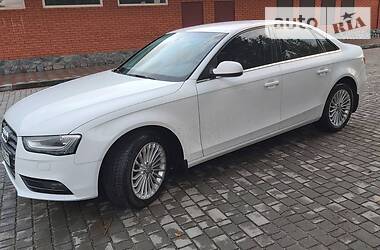 Седан Audi A4 2012 в Мелитополе