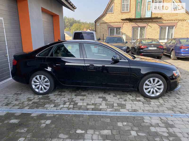 Седан Audi A4 2012 в Киеве