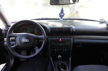 Седан Audi A4 2001 в Ровно