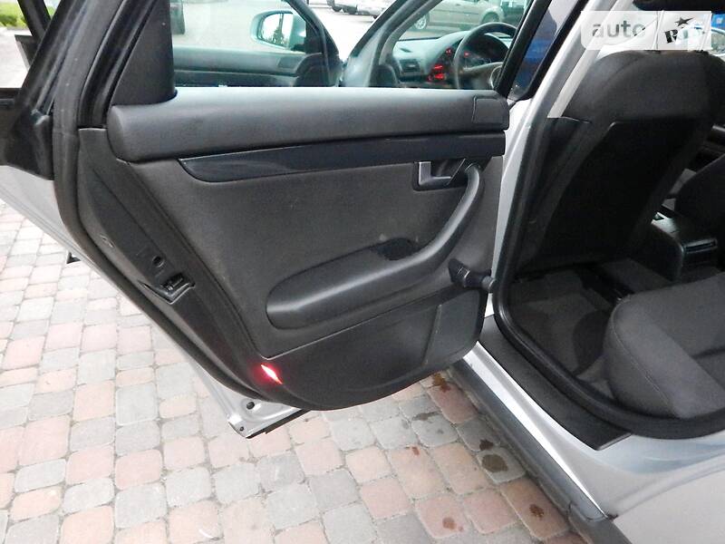 Универсал Audi A4 2002 в Сарнах