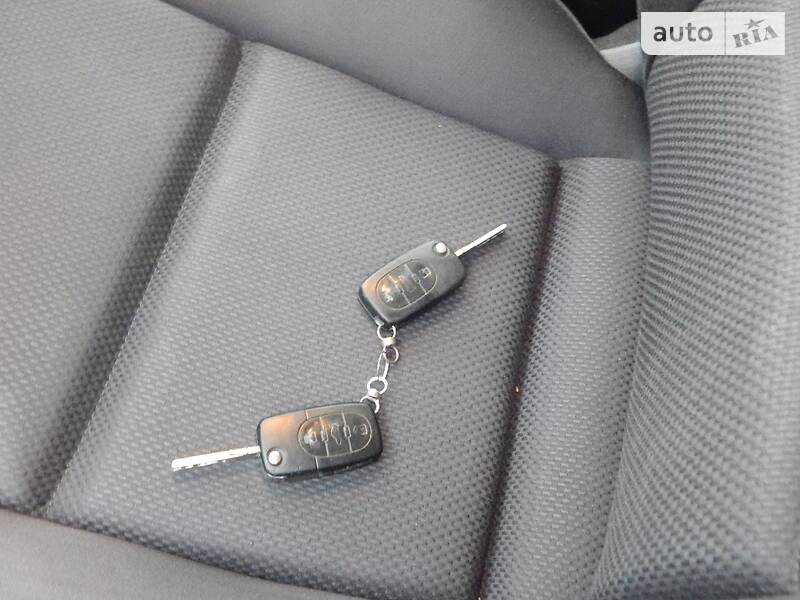 Универсал Audi A4 2002 в Сарнах