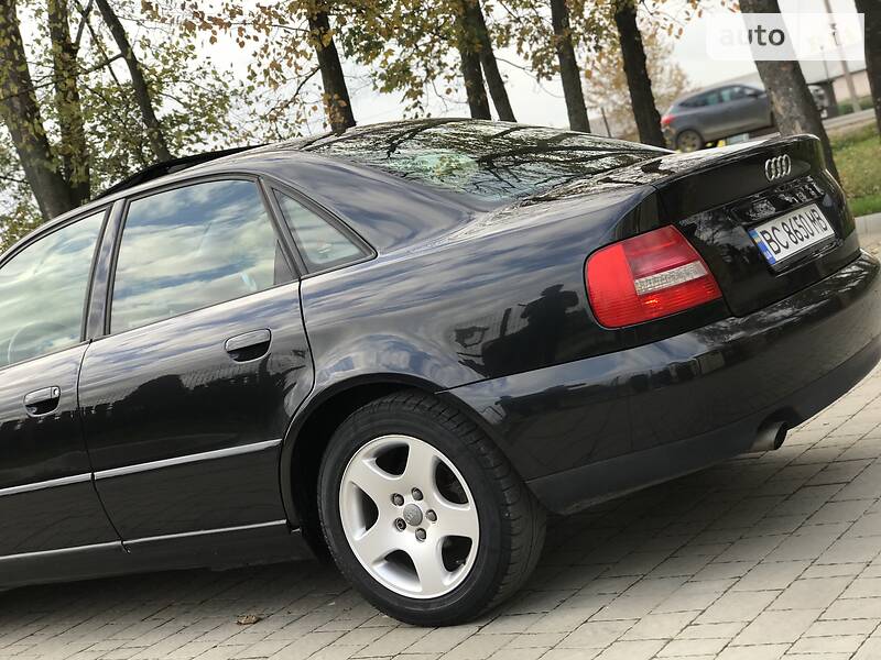 Седан Audi A4 2000 в Стрые