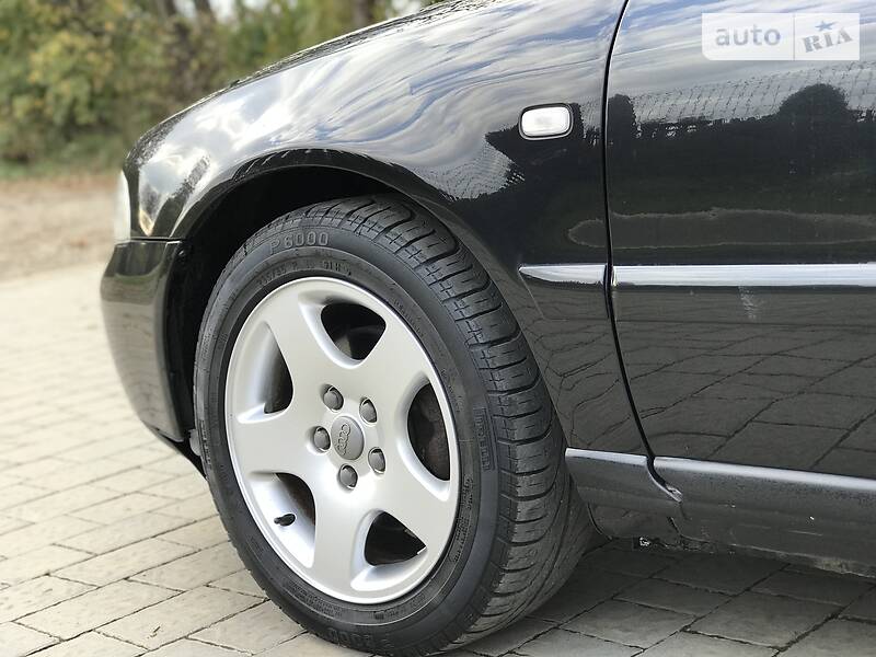 Седан Audi A4 2000 в Стрые