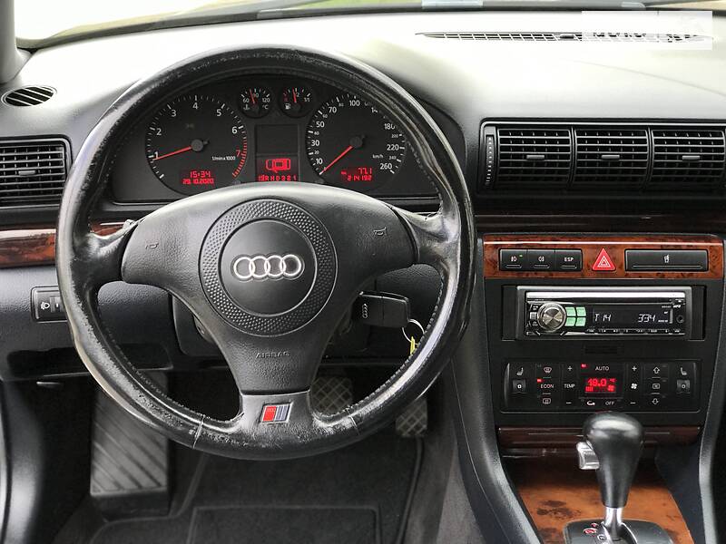 Седан Audi A4 2000 в Стрые