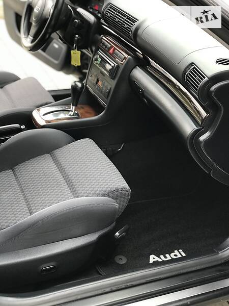 Седан Audi A4 2000 в Стрые