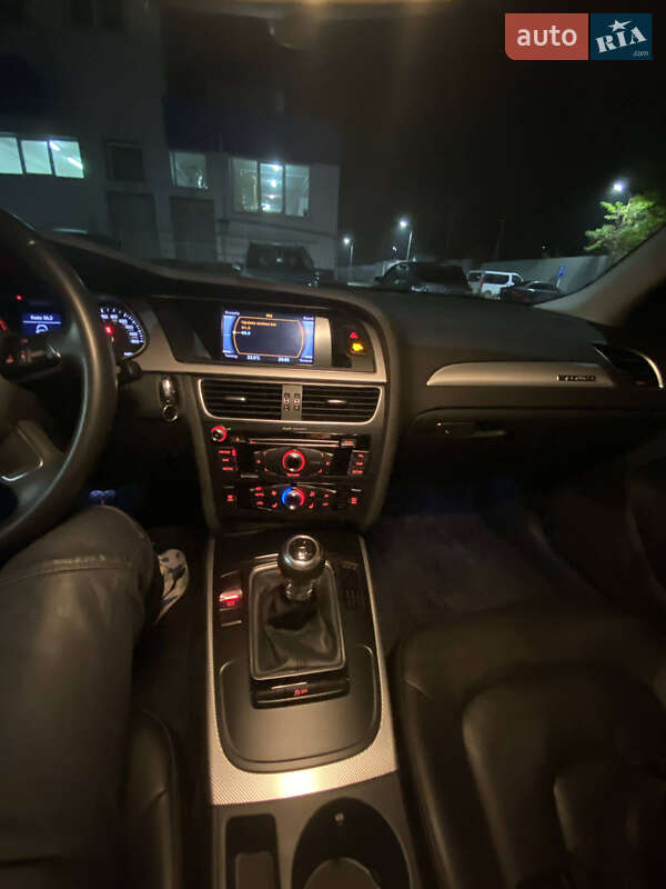 Седан Audi A4 2014 в Одессе