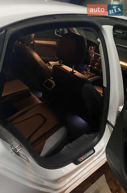 Седан Audi A4 2014 в Одессе