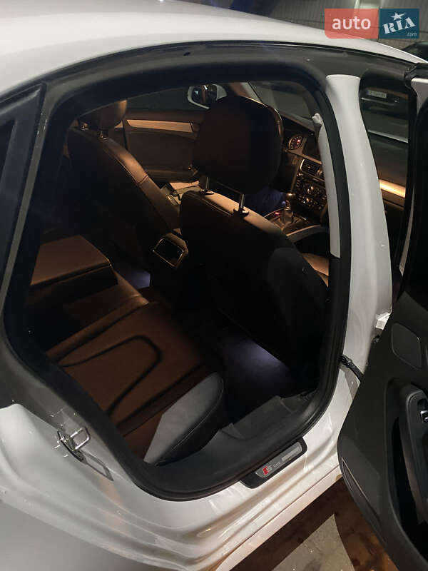 Седан Audi A4 2014 в Одессе