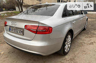 Седан Audi A4 2013 в Киеве