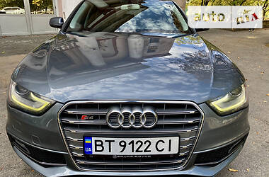 Седан Audi A4 2013 в Херсоні
