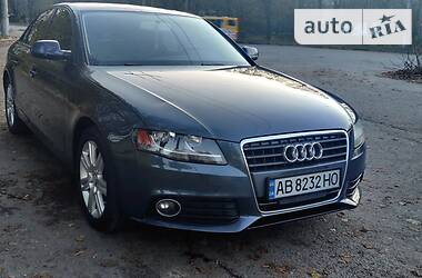 Седан Audi A4 2010 в Виннице