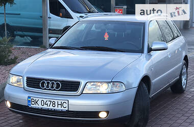 Универсал Audi A4 2001 в Сарнах