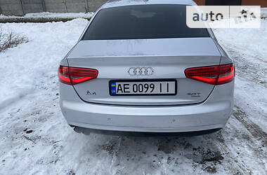 Седан Audi A4 2012 в Днепре