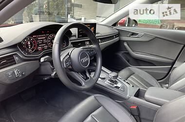 Седан Audi A4 2018 в Львове