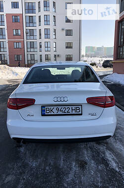 Седан Audi A4 2012 в Ровно