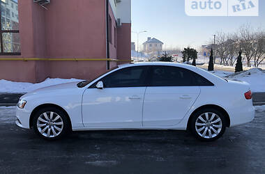 Седан Audi A4 2012 в Ровно