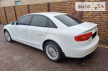 Седан Audi A4 2012 в Мелитополе