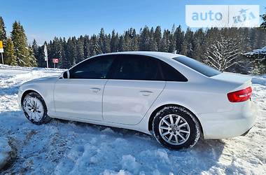 Седан Audi A4 2014 в Мукачево