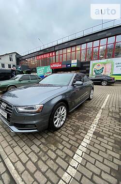 Седан Audi A4 2014 в Ивано-Франковске