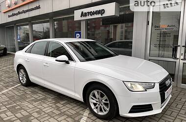 Седан Audi A4 2016 в Киеве