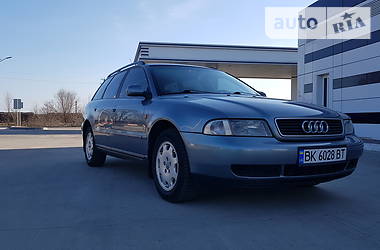 Универсал Audi A4 1999 в Вараше