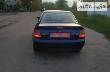 Седан Audi A4 2000 в Нововолынске