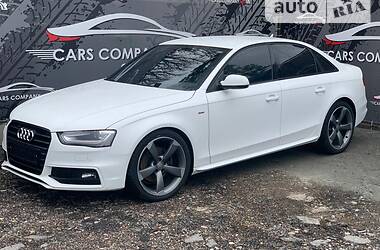 Седан Audi A4 2014 в Мукачевому