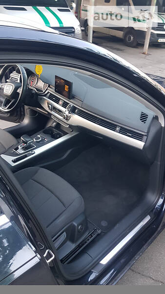 Универсал Audi A4 2017 в Киеве