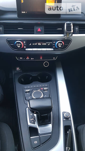 Универсал Audi A4 2017 в Киеве