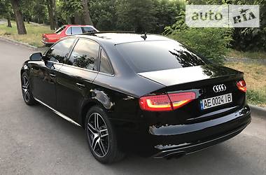 Седан Audi A4 2014 в Кривом Роге