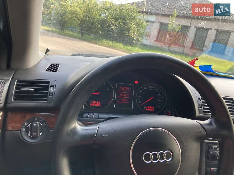Седан Audi A4 2004 в Черкасах