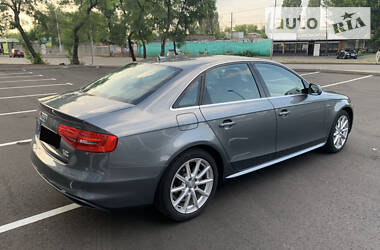 Седан Audi A4 2014 в Черкасах