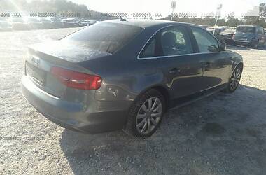 Седан Audi A4 2015 в Ужгороде