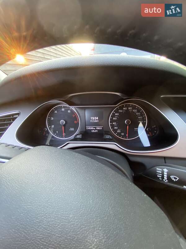 Седан Audi A4 2012 в Харькове