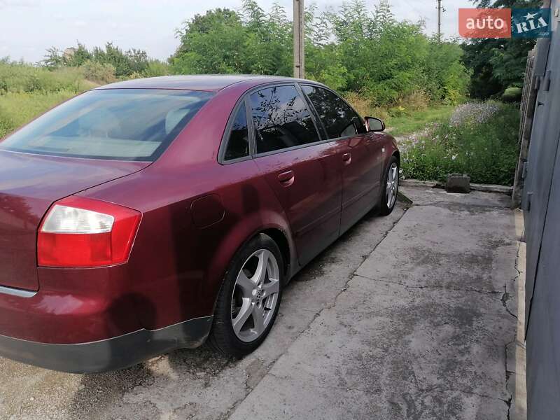 Седан Audi A4 2000 в Каменском