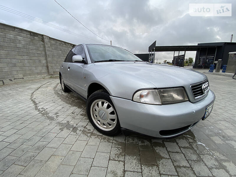 Седан Audi A4 1996 в Львове