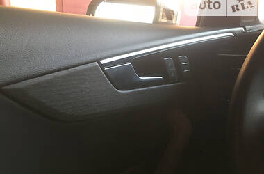 Седан Audi A4 2020 в 