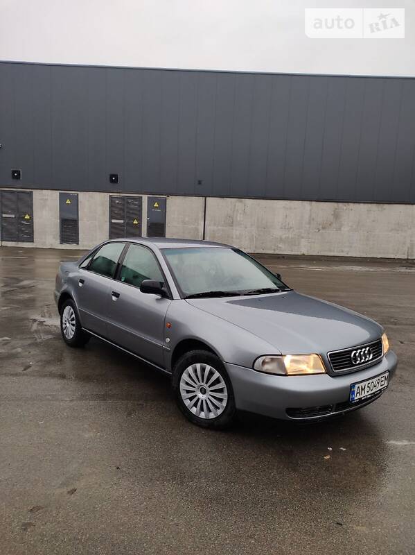 Седан Audi A4 1996 в Киеве