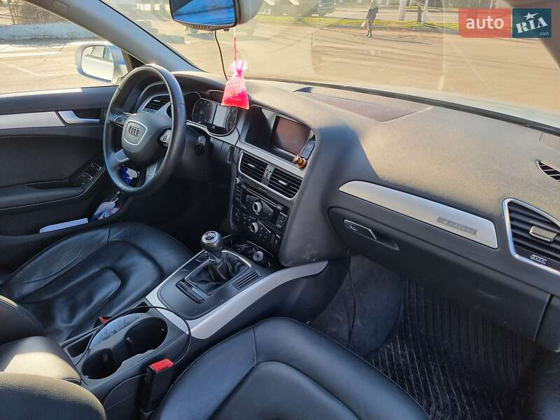 Седан Audi A4 2013 в Миколаєві