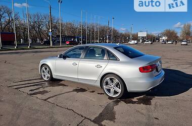 Седан Audi A4 2013 в Николаеве