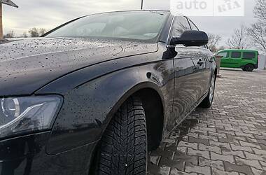 Седан Audi A4 2012 в Снятине