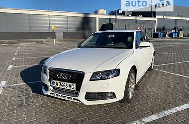 Седан Audi A4 2011 в Львове