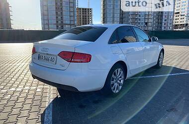 Седан Audi A4 2011 в Львове