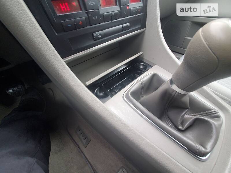 Седан Audi A4 2003 в Сарнах