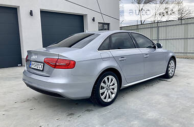 Седан Audi A4 2014 в Сумах