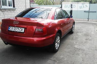Седан Audi A4 1998 в Черкасах
