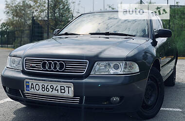 Седан Audi A4 1997 в Ужгороде